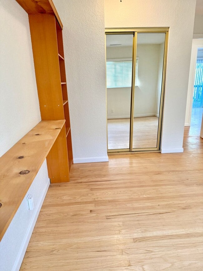 Building Photo - Beautiful Fair Oaks home