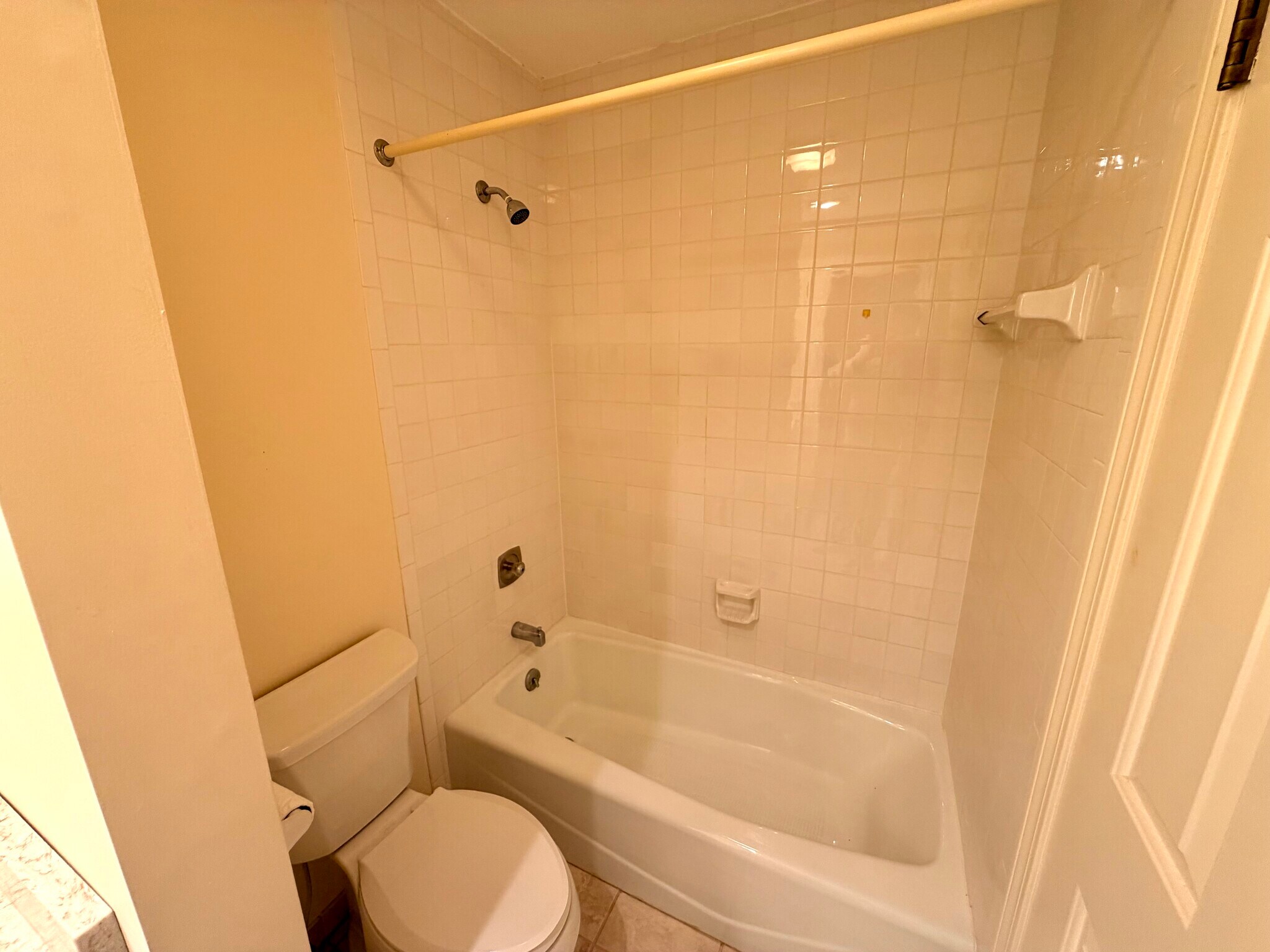 Common bath - 40 Crossroads Ln