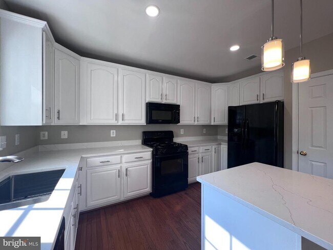 Building Photo - 9757 Cheshire Ridge Cir