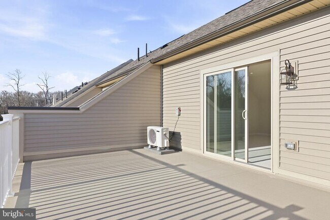 Building Photo - 1011 Venifena Terrace SE