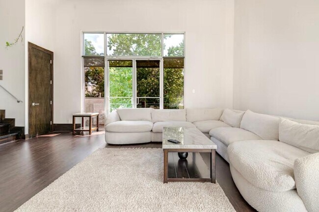 Building Photo - 4118 Floyd St