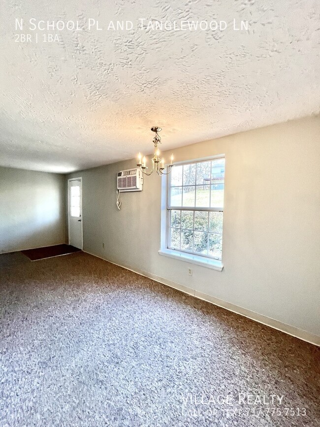 Building Photo - 307 N School Pl