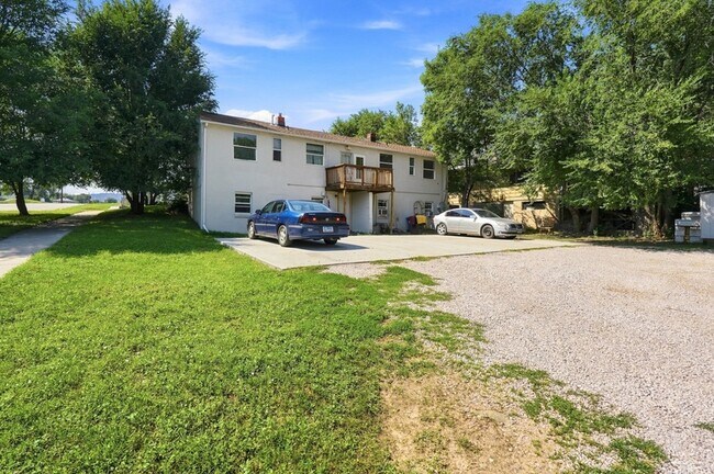 Building Photo - 904 Willsie Ave