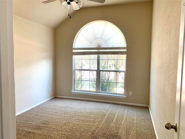 Building Photo - 1001 Emory Fields Cove