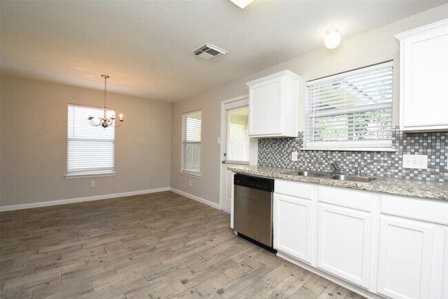 Building Photo - 21603 Falvel Lake Dr