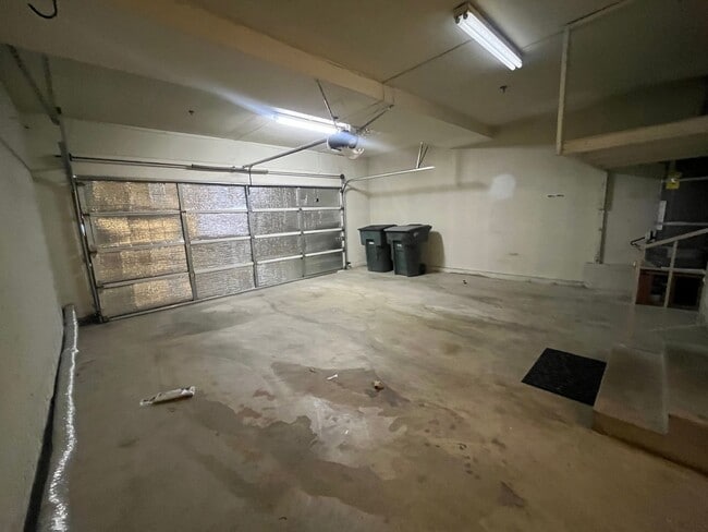 Building Photo - Amazing 2 Bed/3 Bath home in Chino!