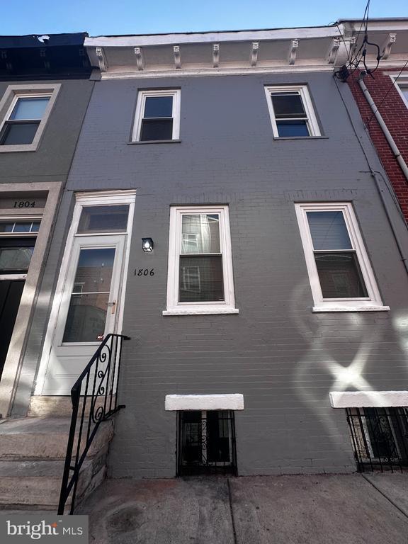 Building Photo - 1806 Latona St