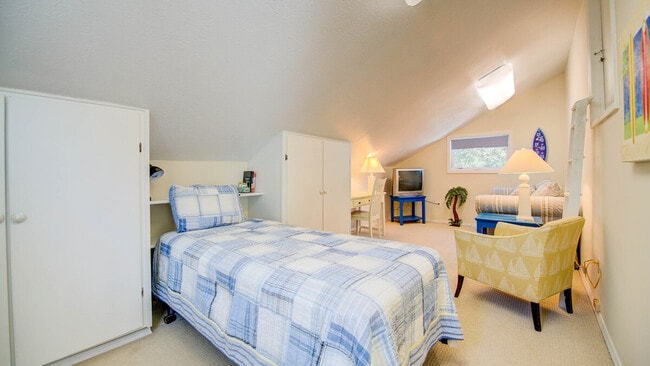 Building Photo - 94 Whiting Ln