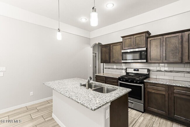 Building Photo - 14824 Harry Flournoy Ave