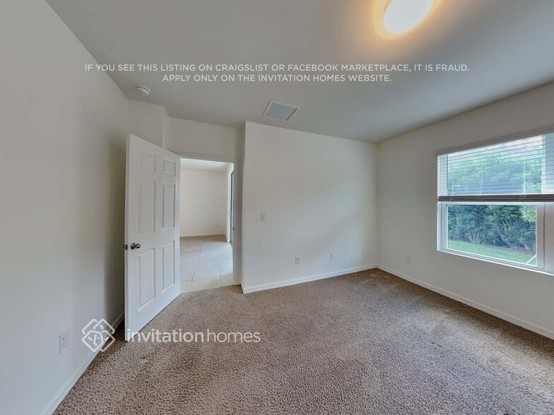 Building Photo - 7521 W Lenox Cir