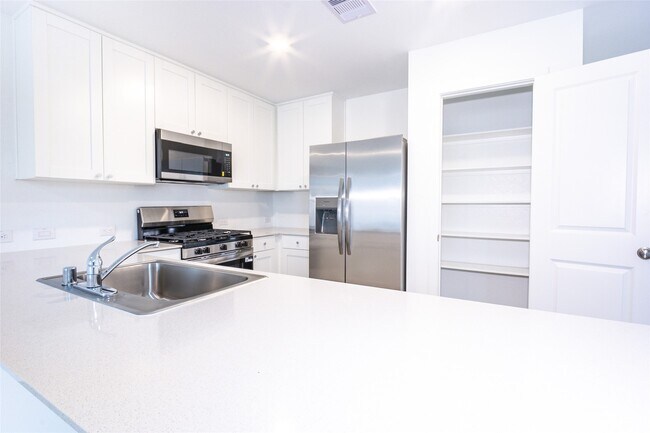 Building Photo - 5610 Shelford Birch Dr