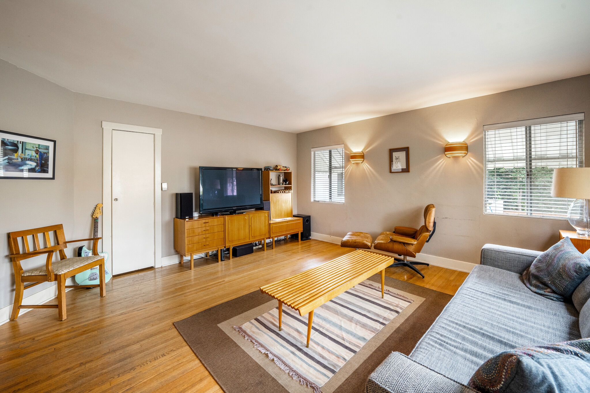 Living Room - 4536 Corliss St