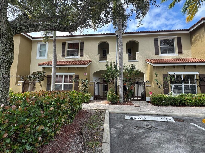 Building Photo - 3166 Merrick Ter