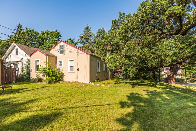 Building Photo - 700 24th Ave SE