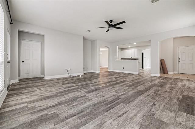 Building Photo - 9997 Knob Hollow Way