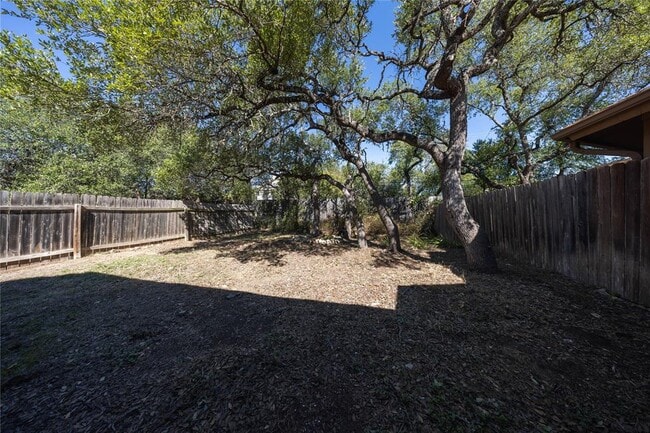 Building Photo - 11 Deerfield Dr