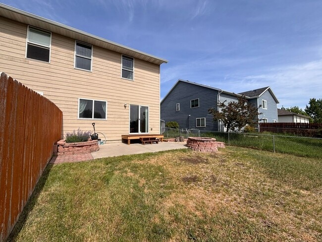 Building Photo - 5476 Savannah St