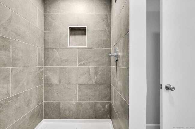 Building Photo - 183 Vesper St