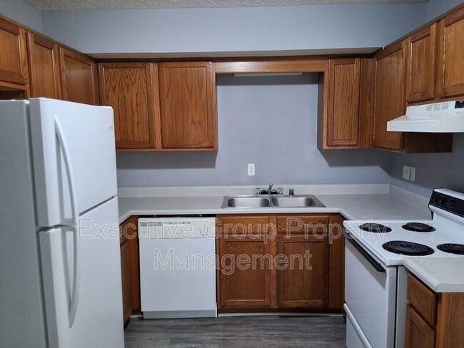Building Photo - 1113 Crowne Pointe Dr