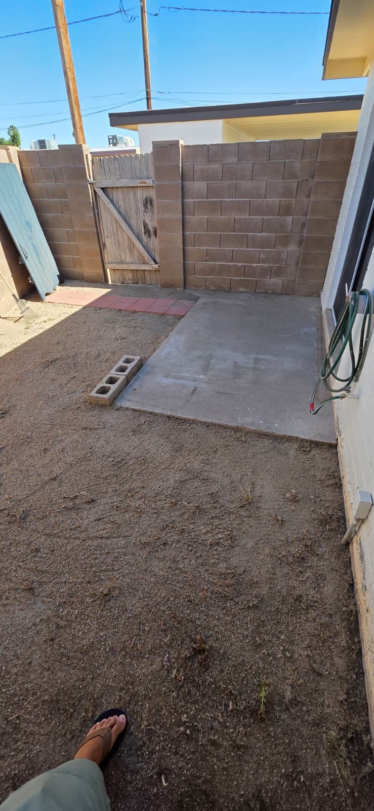 Building Photo - 1041 N Mesa Dr