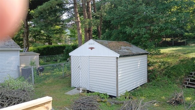 Building Photo - 32 Vestal Ave