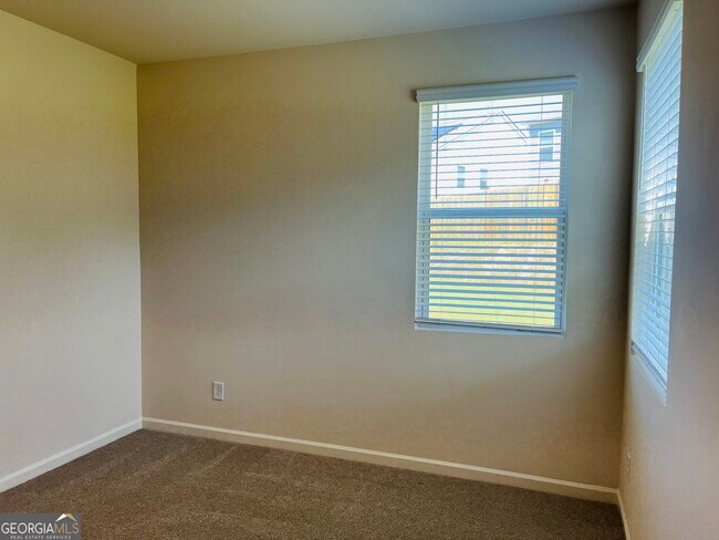 Building Photo - 910 Sly Fox Run