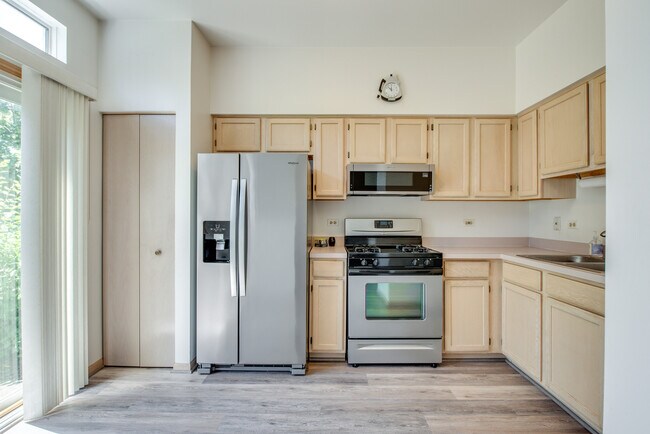 Building Photo - 1216 Arapaho Ct