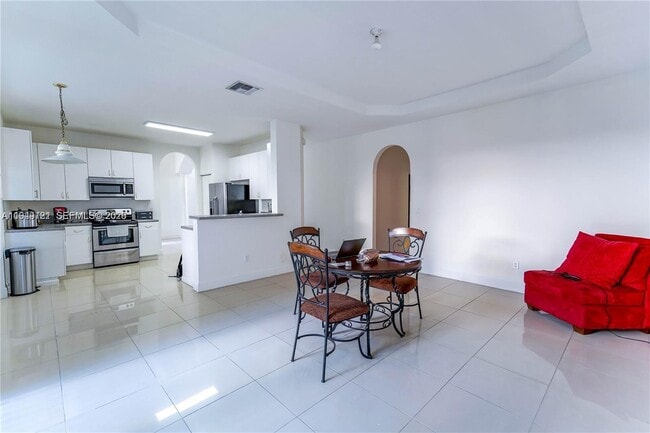 Building Photo - 2227 Portofino Ave