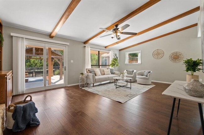 Building Photo - 20807 Boggy Ford Rd