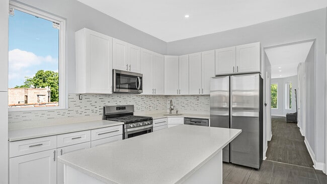Building Photo - 3227 W Beach Ave