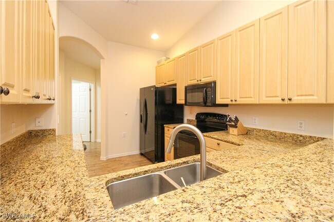 Building Photo - 6206 Mandalay Cir