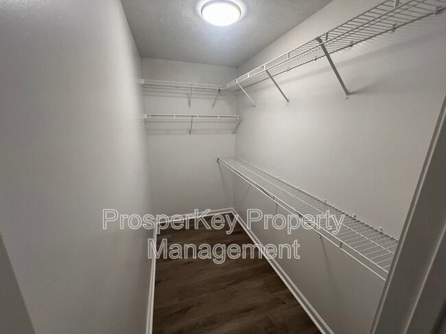 Building Photo - 707 Pine Hill Ct