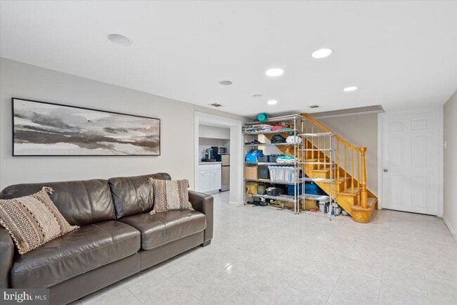 Building Photo - 2819 Summerfield Rd