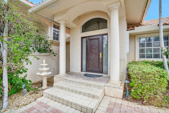 Building Photo - 290 Fern Dr