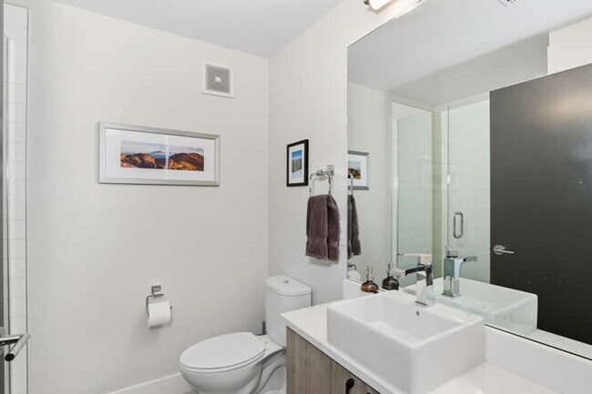 Building Photo - Charming City Living Near Downtown Denver ...