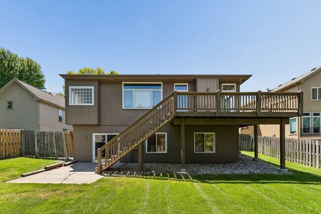 Building Photo - 4 Bedroom Elkhorn Ranch!