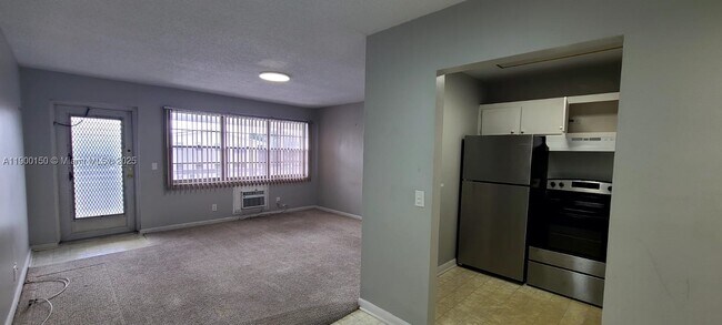 Building Photo - 92 Berkshire D