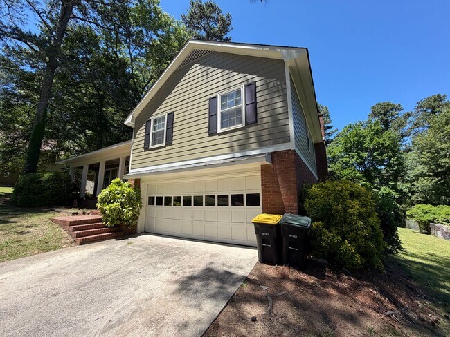 Building Photo - 3/2 House in Woodfin Estates $1,795