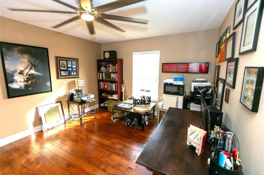 Building Photo - 423 Sandringham Ct