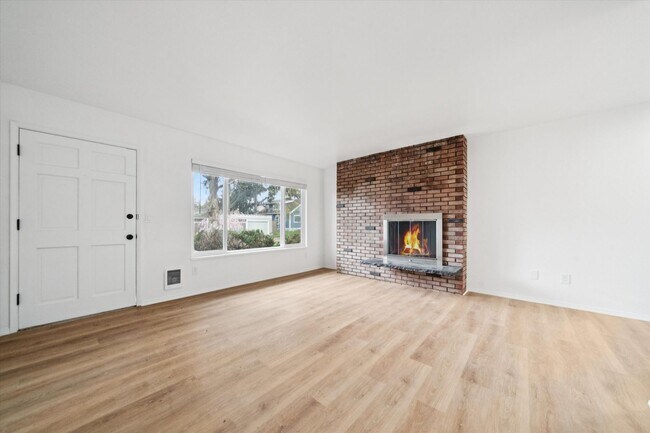 Building Photo - 5143-5145 SE Knight