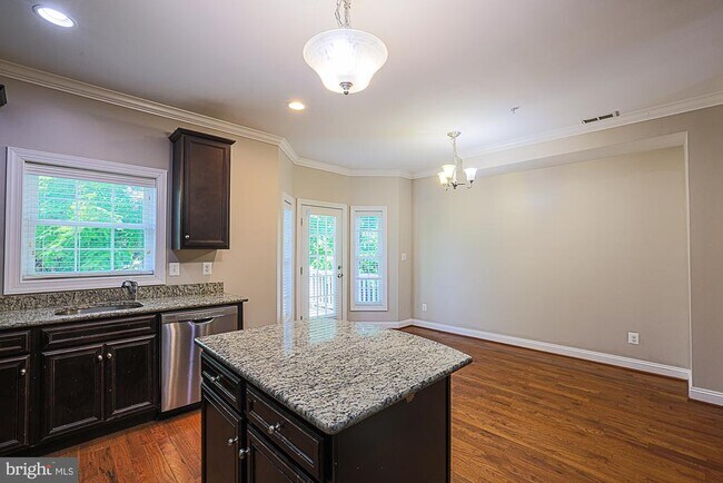 Building Photo - 3709 Fords Ln
