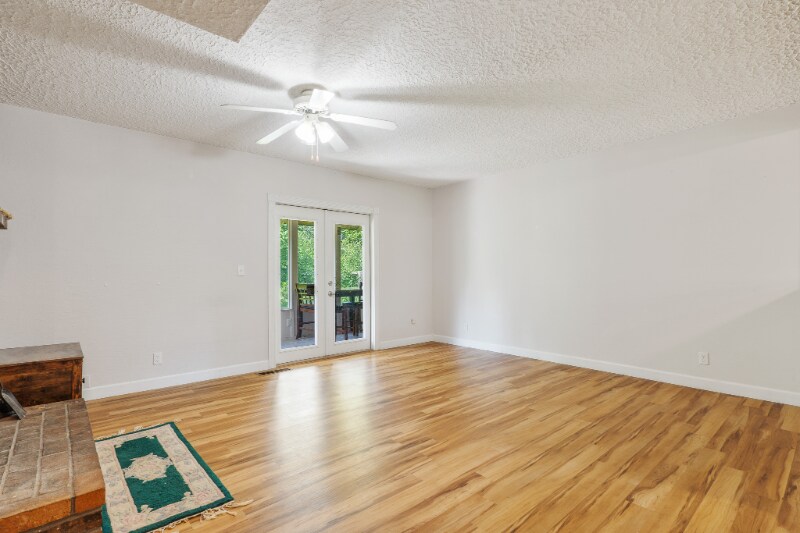 Building Photo - 9423 NE Woodridge St