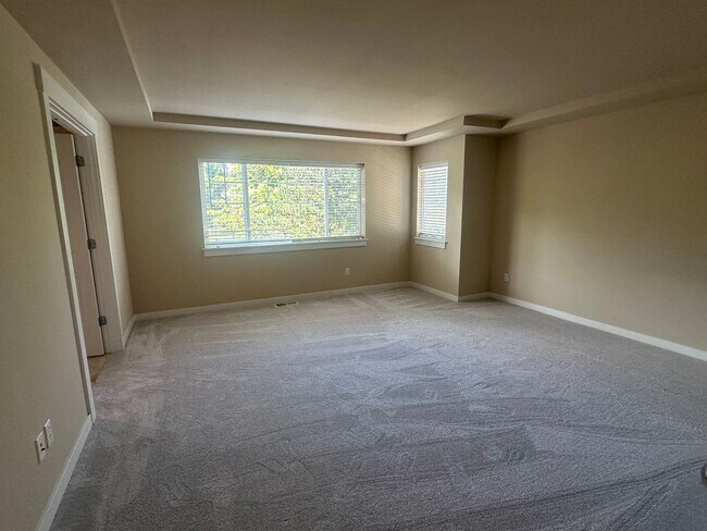 Building Photo - 8862 Ellsworth Ct NE