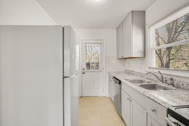 Building Photo - Charming 3 Bedroom Home in Highland Springs – $1,650/mo