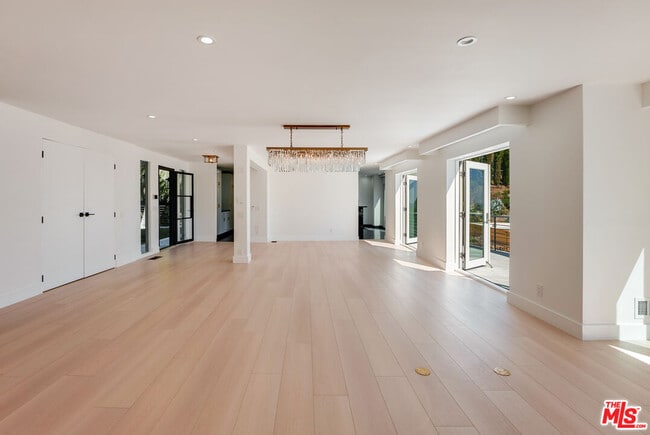 Building Photo - 1404 Devlin Dr