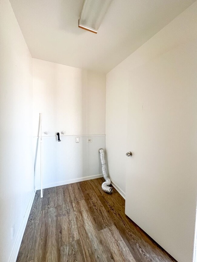 Building Photo - A 3 Bedroom 2 Bath Home with Guest House