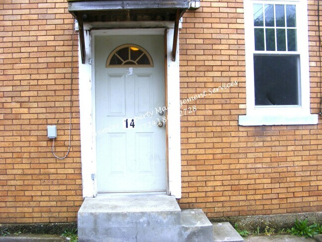 Building Photo - 699 Olive Ln