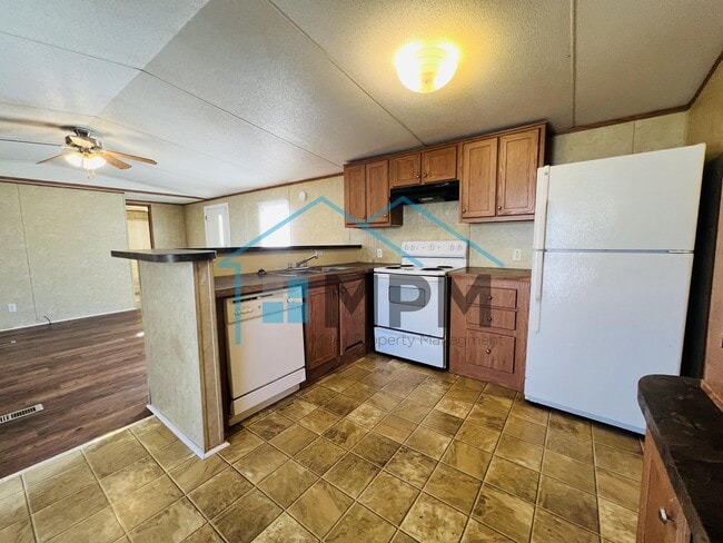 Building Photo - 303 Bryan St