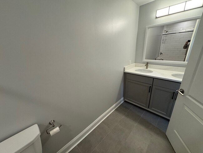 Building Photo - 222 Chesna Dr