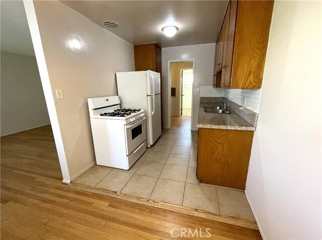 Building Photo - 734 Linden Ave